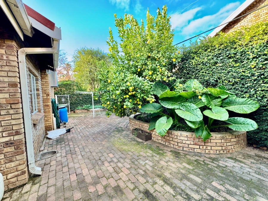 5 Bedroom Property for Sale in Van Der Hoff Park North West